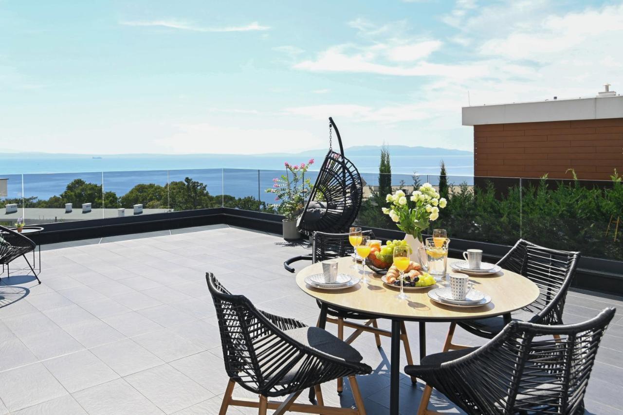 Sea View Deluxe Apartment Рієка Екстер'єр фото