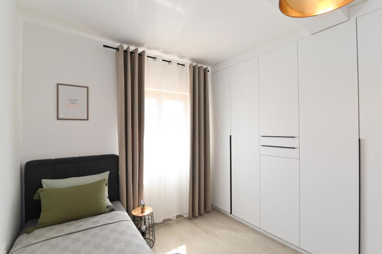 Sea View Deluxe Apartment Рієка Екстер'єр фото