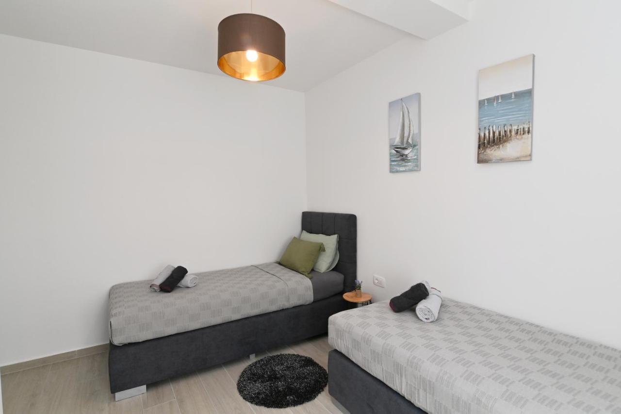 Sea View Deluxe Apartment Рієка Екстер'єр фото
