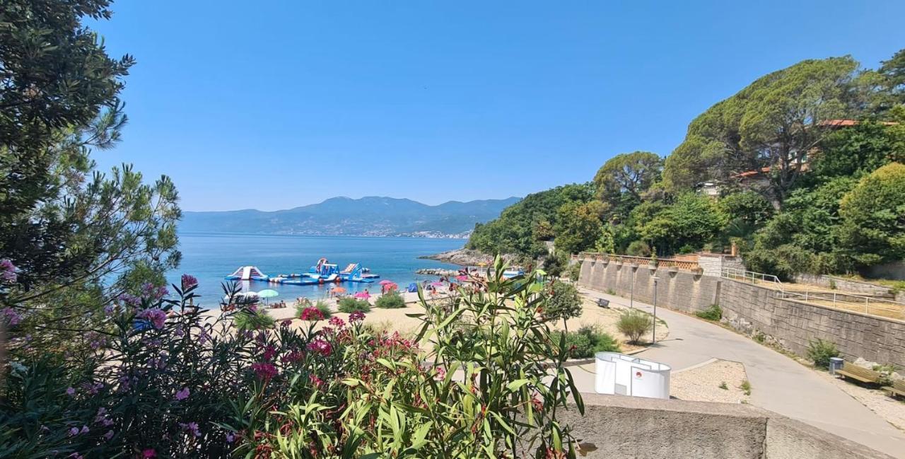 Sea View Deluxe Apartment Рієка Екстер'єр фото